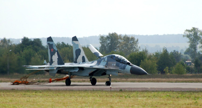 馬國空軍的俄製蘇愷30MKM（Su-30MKM）與米格-29（MiG-29）戰機，多年來一直有保養與服勤等問題，再加上預算不足，向來是馬國政府相當頭疼的問題。圖為俄製蘇愷30MKM（Su-30MKM）戰機。   圖：翻攝自維基百科