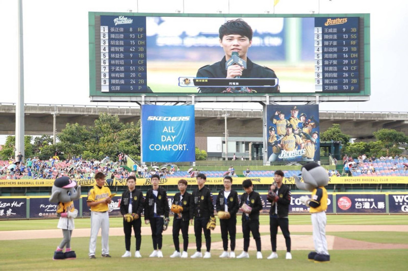 與選定台中洲際棒球場作為主場的中信兄弟隊一樣，台灣職業電競隊伍「閃電狼」亦是台灣本土的隊伍