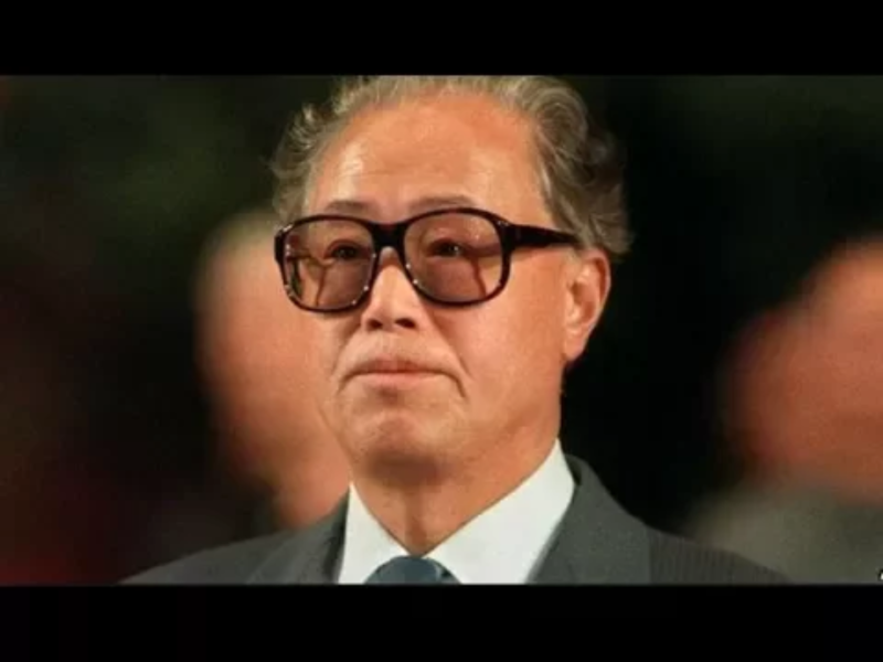 1987年的北戴河會議期間，由描述文革歲月的傷痕文學改編，謝晉導演、劉曉慶主演但尚未公演的《芙蓉鎮》，便放映給時任中共總書記的趙紫陽看。看完後，一位書記處書記問趙紫陽，「這個電影可以公演嗎？」趙答，「我們是來看電影的，不是來審查電影的，以後中央不審查電影」。   圖：翻攝自Youtube