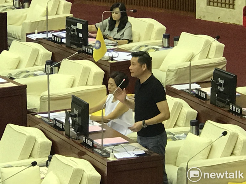 國民黨台北市議員戴錫欽關注北市府打壓新聞自由一事。   圖：曾薏伃 / 攝