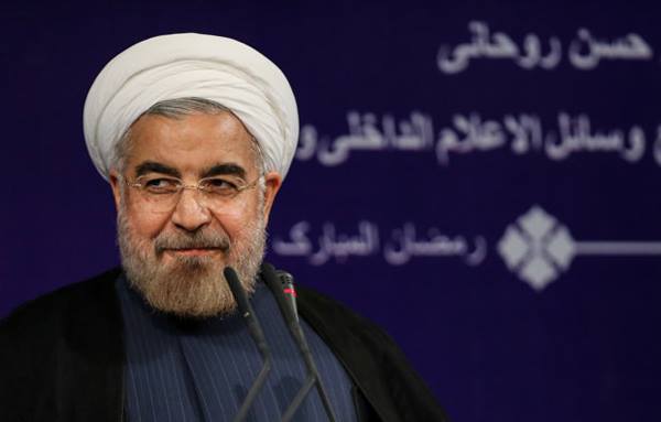 伊朗政府數月來因經濟危機處理不當，加上美國重啟制裁，伊朗總統魯哈尼（圖）壓力愈來愈大，強硬派要求他改組經濟團隊。    圖：翻攝Hassan Rouhani臉書