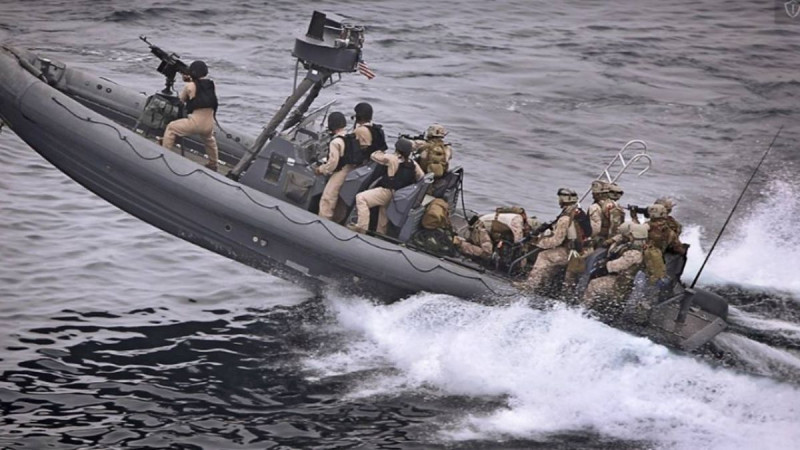 伊朗上週在波斯灣舉行演習，期間出動數十艘小型攻擊艇進入石油運輸要道荷莫茲海峽（Strait ofHormuz）。示意圖。   圖 : 翻攝自'Pxhere.com