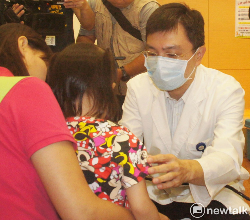 日本流感疫情來勢洶洶，推估日本流感患者數已達約213萬人，傳染性紅斑在日本東北也正盛行，國人赴日旅遊記得勤洗手，並確實戴上口罩。 圖為示意圖。   圖：王峻昌/攝(資料照片)