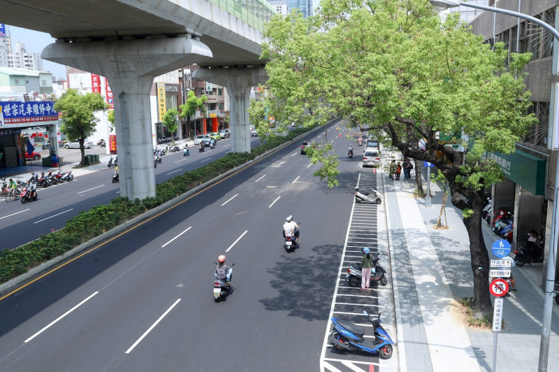 中市府指出，文心路路平可於八月底前完成。   圖 : 台中市政府/提供