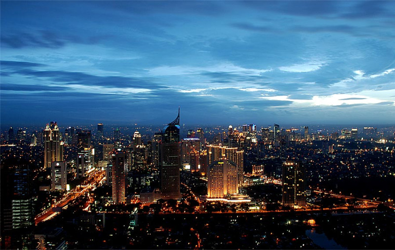 印尼首都雅加達因長期抽取地下水，成為全球下沉最快都市。   圖：取自維基百科