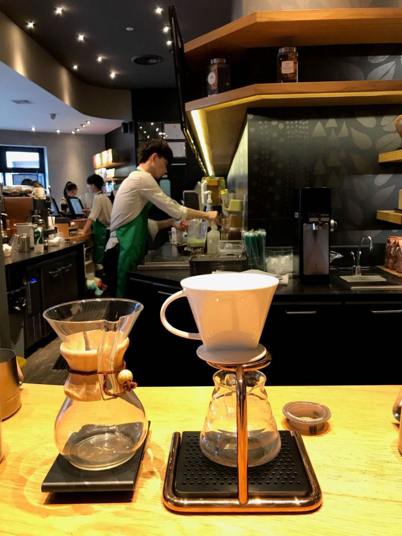 在中國經營類似85℃的咖啡烘焙店，好做嗎？台商認為：不容易。   圖：嚴朵/攝