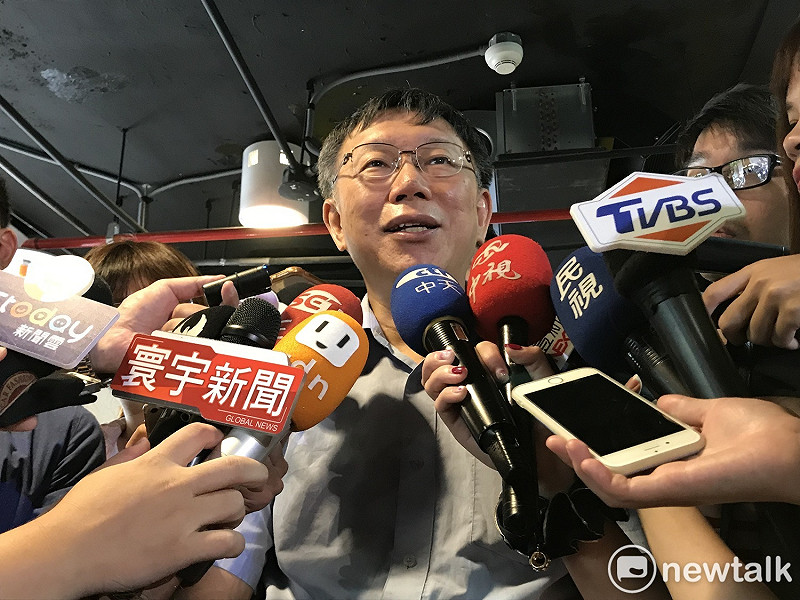 對於基本工資調漲，台北市長柯文哲說，低薪資當然是台灣GDP成長不好的原因之一。不過，經濟領域不是他非常熟悉的領域，但他認為調整工資也要老闆可以承受的範圍。   圖：周煊惠 / 攝