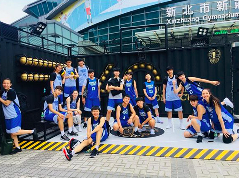延續上個月瓊斯盃擊敗南韓的氣勢，中華女籃代表隊今在2018雅加達－巨港亞運、女籃小組賽第2戰，歷經延長賽以87比85險勝南北韓聯軍，拿下小組賽2連勝。   圖：翻攝自彭詩晴ig