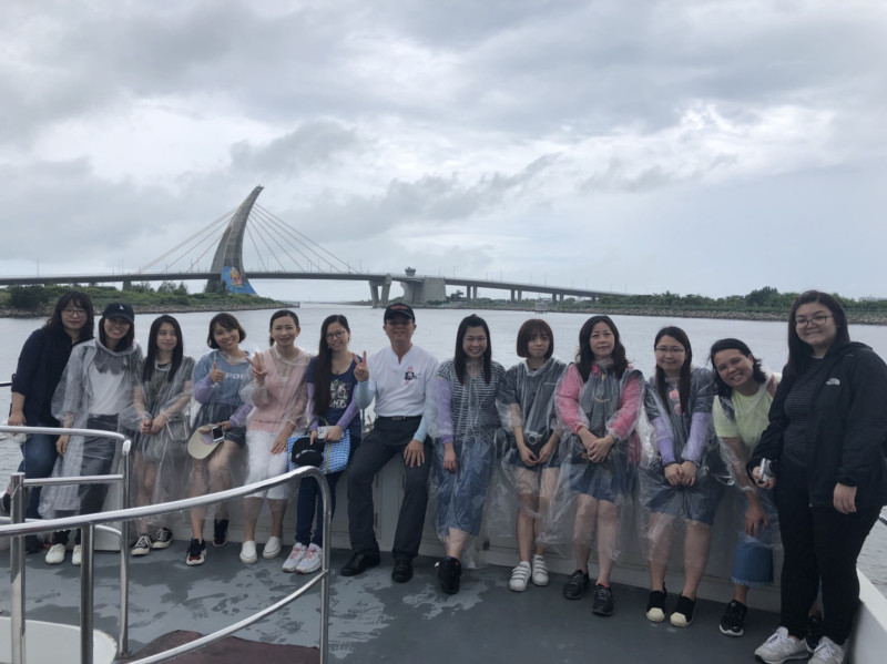 10多位香港旅遊業者8月18、19日二天至屏東踩線，到大鵬灣搶先體驗明年台灣燈會。   圖 : 屏東縣政府/提供