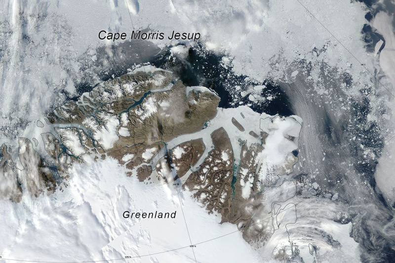 格陵蘭島北部沿岸被稱為全球最古老的「最後一塊冰層」，史無前例地破了，變成碎冰。   圖：翻攝美國冰雪數據中心/NASA