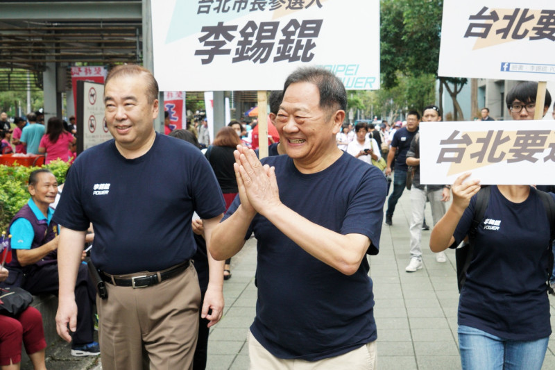 錕P也來登記參選台北市長。   圖：張良一/攝