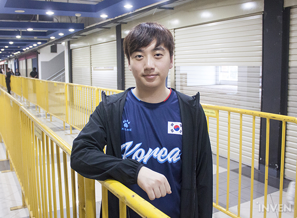 被選為小組賽MVP的南韓打野選手「Score」古東彬（音譯）接受韓媒「Inven」的採訪。