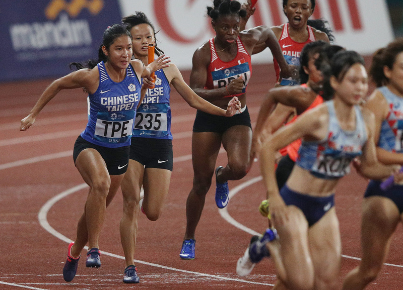 2018雅加達亞運中華女子接力隊29日晚間在400公尺接力項目跑出45秒17、預賽第6名獲得晉級。   圖：中央社