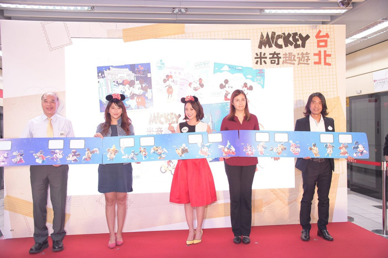 台灣華特迪士尼與台北市觀光傳播局聯手打造全台首輛「米奇趣遊台北」彩繪列車，今（ 31 ）日正式亮相。   圖：台北市政府觀光局/提供