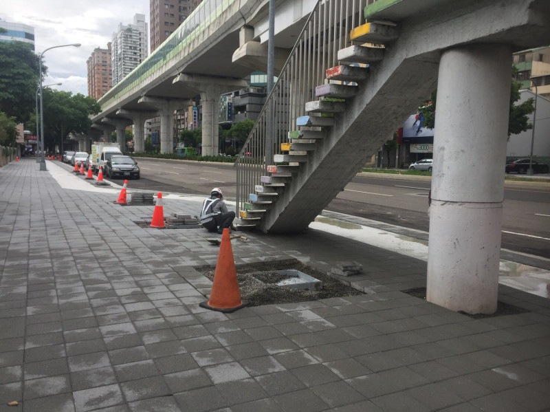 文心路人行道工程預計9月15日全面完工。   圖：台中市政府/提供
