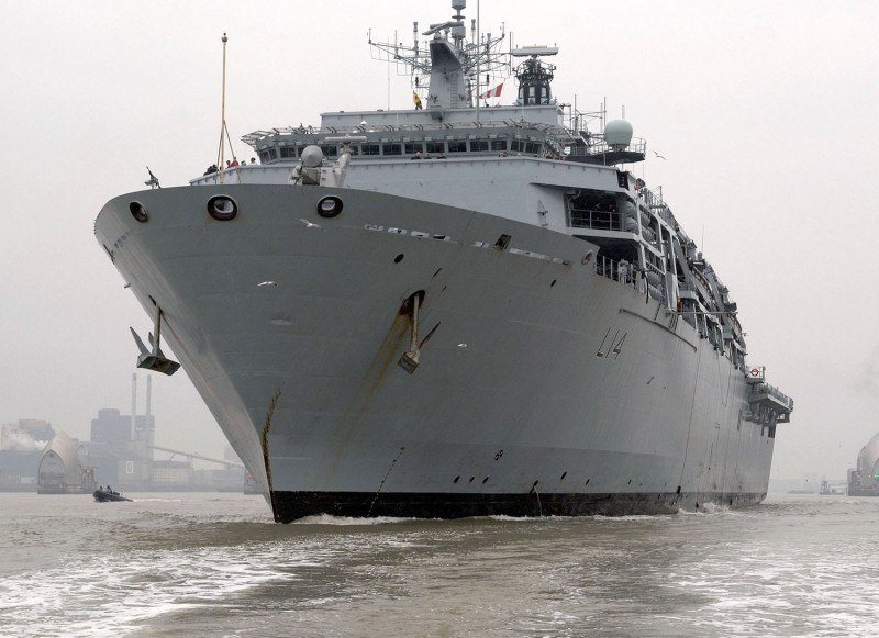 英國海軍兩棲攻擊艦阿爾賓號（HMS Albion）上月底駛近南海西沙群島（Paracel Islands）。中國今天提出強烈抗議。   圖 : 翻攝自royalnavy.mod.uk