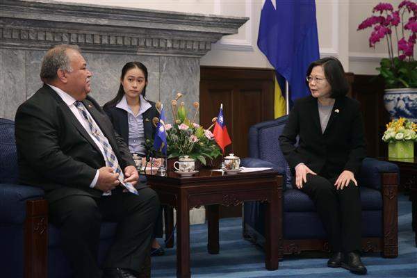 諾魯總統華卡與台灣關係友好，曾多次造訪台灣。   圖 : 翻攝自總統府網站
