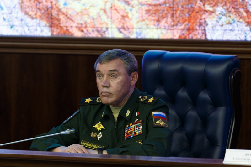 俄羅斯總參謀長格拉西莫6日出席記者會表示，代號「東方2018」的中俄聯合軍演將有近30萬軍人參加。   圖：翻攝俄羅斯國防部推特