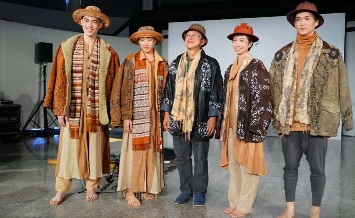 「豐藏之冬」服裝秀,設計師為馬來西亞Edric Ong。
圖:台灣工藝研究發展中心/提供