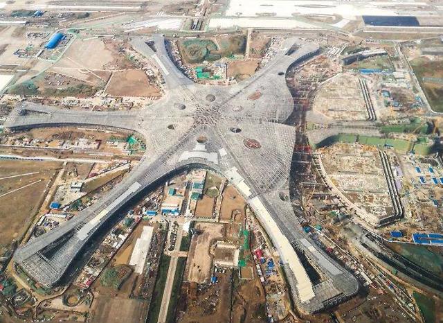 中國官方宣布，北京大興國際機場本體及配套工程將於2019年6月30日完工驗收，9月30日前啟用。   圖 : 翻攝自jssqseo.com