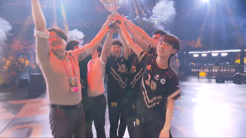 Uzi成功帶領RNG奪下LPL夏季冠軍。   圖：翻攝自LOL Esports YouTube