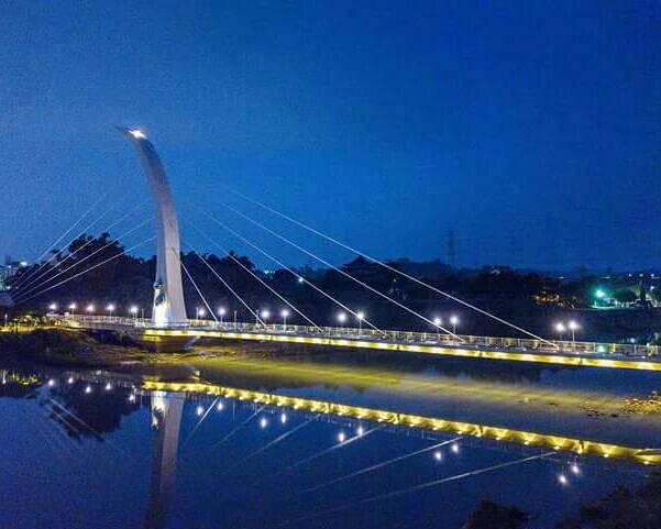 彌陀映月橋是嘉義市的新地標。   圖：嘉義市政府/提供