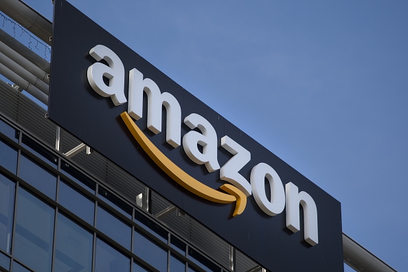 電子商務巨擘亞馬遜（Amazon）傳出部分員工收賄，出售客戶的機密個資給第3方公司，而公司正在進行調查。   圖：翻攝維基百科