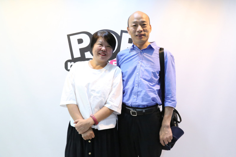 韓國瑜接受《POP搶先爆》電台主持人黃光芹訪問。   圖：翻攝自POP搶先爆