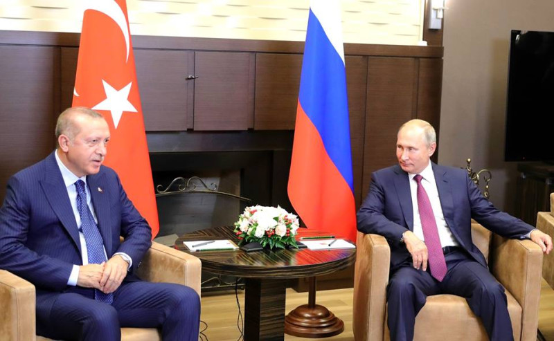 俄羅斯總統普亭（右）曾與土耳其總統艾爾段索契會談，交涉中東問題。   圖：翻攝普亭臉書