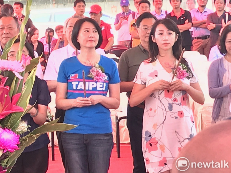國民黨台北市議員王鴻薇（左）、民進黨台北市議員許淑華（右）。   圖 : 周煊惠 / 攝
