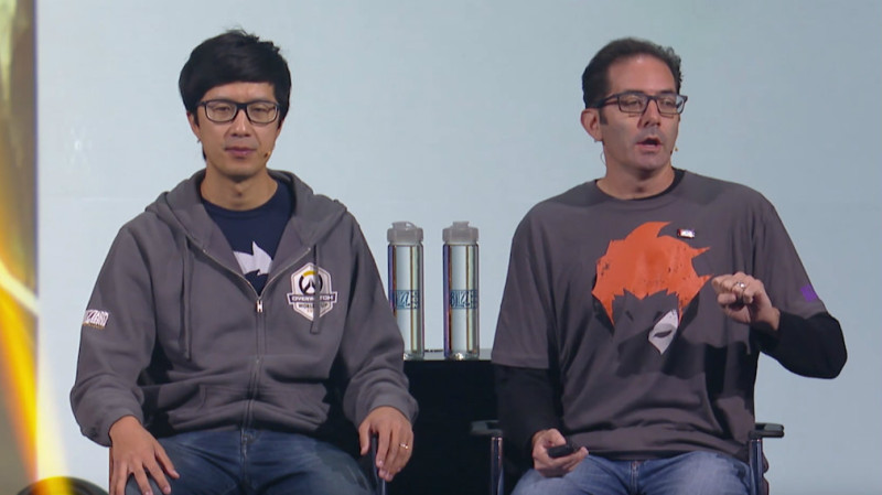 遊戲總監Jeff Kaplan（右）與團隊一員的Arnold Tsang（左）曾在去年BlizzCon上分享鬥陣特攻的誕生經歷。   圖：翻攝自鬥陣特攻官方YouTube頻道