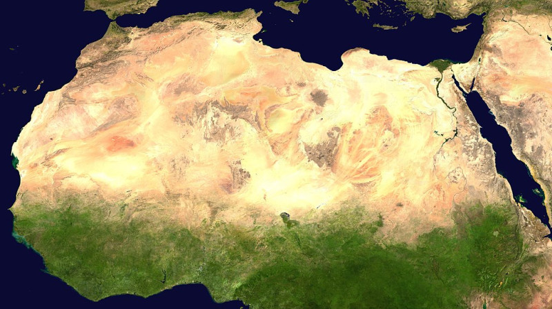 川普主張在撒哈拉沙漠築長城，擋住湧入歐洲的移民潮。   圖：撒哈拉沙漠(NASA空照圖, Public Domain)
