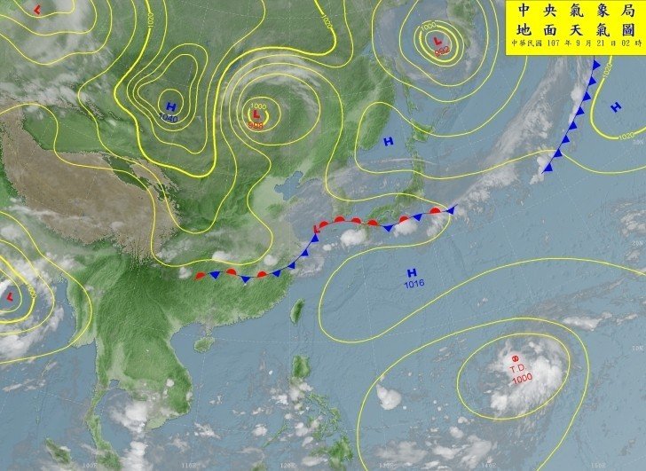 關島附近有熱帶性低氣壓生成，最快今天可成颱風。   圖：翻攝自中央氣象局