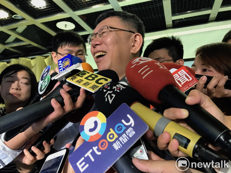 台北市長柯文哲今日透露，藍綠議員說小也若不辭職的話，要杯葛預算，「因為我們希望預算可以平安渡過，所以小野老師就乖乖下來了」。   圖 : 周煊惠 / 攝