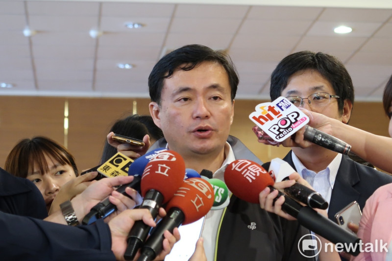 民進黨秘書長洪耀福26日接受媒體訪問。   圖：林朝億/攝