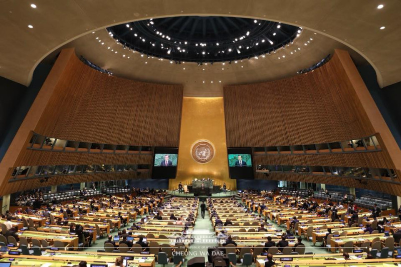 聯合國年會在總部美國紐約舉行，多國元首陸續發言。   圖：翻攝文在寅臉書