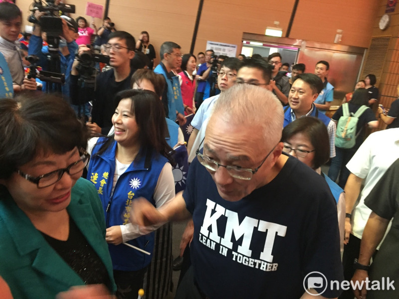 國民黨主席吳敦義上午出席里長造勢大會。   圖：趙婉淳／攝