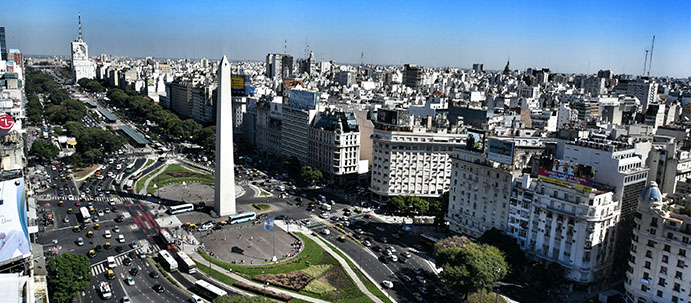 國際貨幣基金（IMF）已同意再增加70億美元，包裹方案總額由原先的500億增至570億美元，以恢復市場對阿根廷經濟的信心。   圖 : 翻攝自yoyofly.com