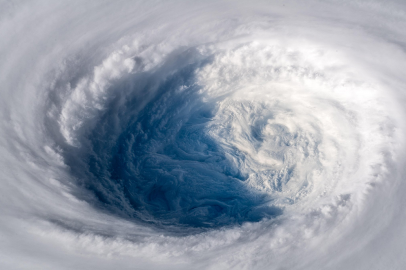 太空人形容潭美颱風猶如有人拔掉地球的「巨大水栓」。   圖／nownews