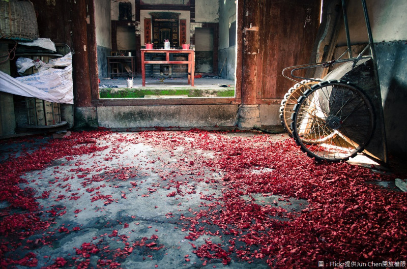 家文化是台灣特色文化資產之一，紙藝文化、特色飲食，都值得民眾細細品味。   圖：Flickr提供Jun Chen開放權限