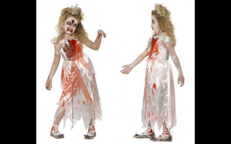 卡洛爾公司「Party Pieces」為萬聖節推出「殭屍睡公主」服裝，因為太過血腥，被罵到臭頭，已經下架。   圖：翻攝VIPpt推特