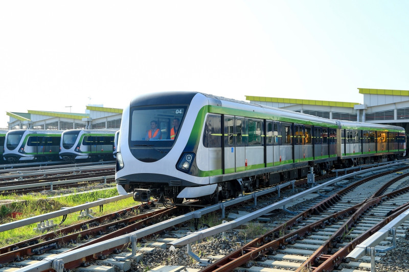 台中迎接捷運時代，捷運綠線將在今（2018）年底試運轉，2019年全線通車，第二條捷運藍線也預定將2020年動工；圖為綠線試車情景。   圖：林佳龍辦公室提供