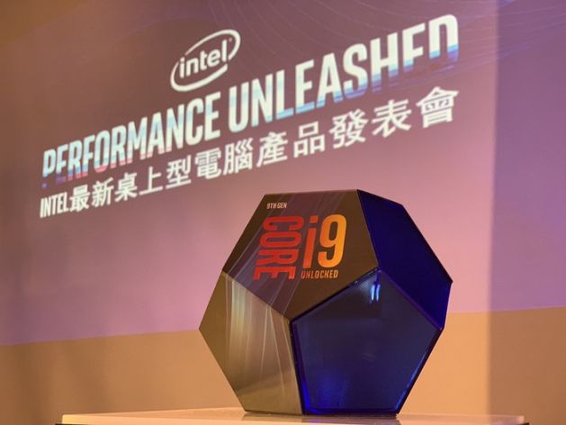 美商英特爾（Intel）8日發表第9代Intel Core桌上型電腦處理器，包括地表最強遊戲處理器Intel Core i9-9900K處理器，是主流桌上型電腦市場中的第一個Intel Core i9品牌產品。   圖：中央社