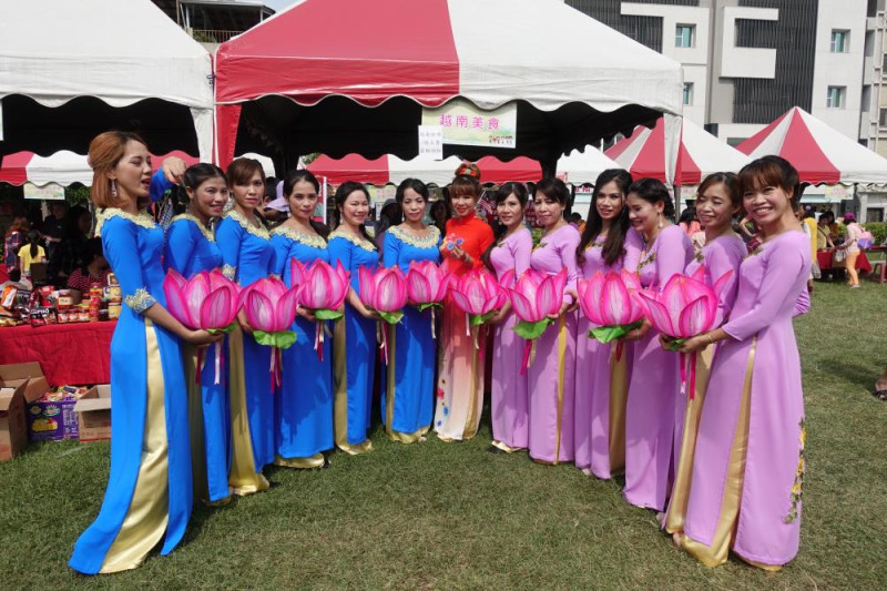 2017年嘉義市多元文化嘉年華，美麗又活潑的越南姊妹們。   圖：截自嘉義市政府官方網站