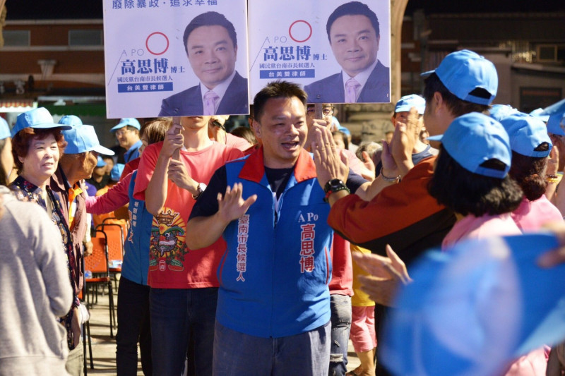 國民黨台南市長候選人高思博表示，他將與高雄市長候選人韓國瑜展開「南高雙城合作」，打造南台灣的「黃金雙子城」。   圖：黃博郎/攝