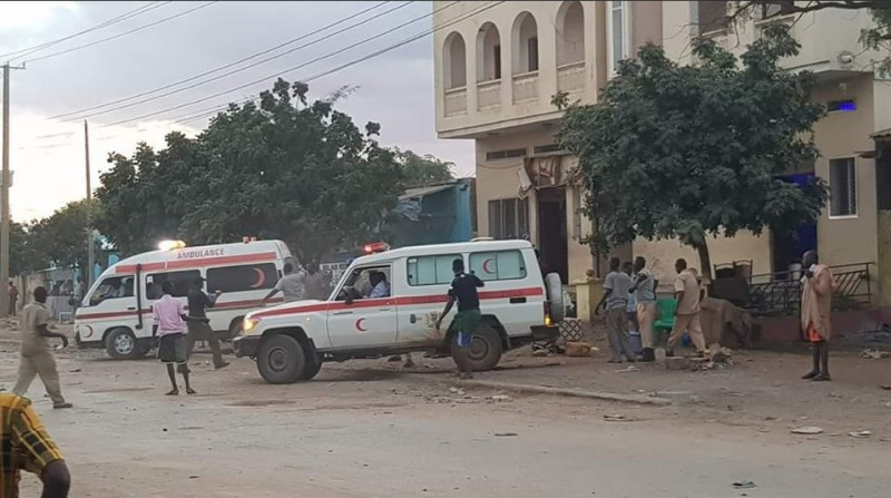自殺炸彈客鎖定索馬利亞一家餐廳和咖啡館發動的連環炸彈攻擊。   圖/翻攝自推特