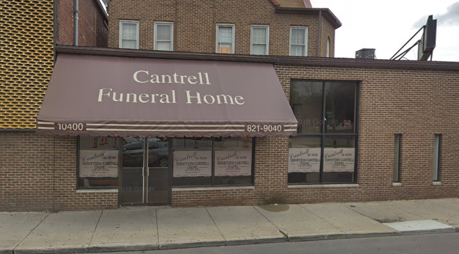 底特律一間歇業的殯儀館，日前被警方發現有嬰兒屍體藏在天花板夾層。   圖：翻攝自google map