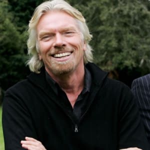 在沙國王儲涉嫌謀殺記者事件後，國際投資大咖如Richard Branson已取銷參家沙國的投資計畫會議。   圖 : 翻攝自biography.com