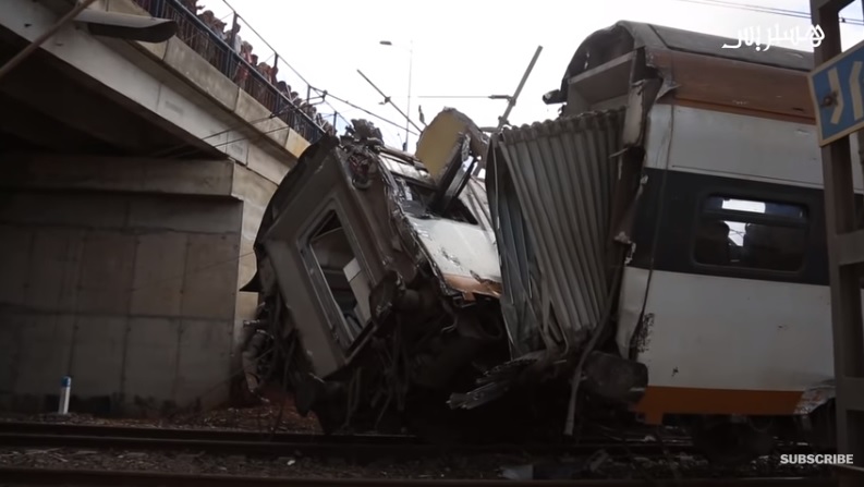 位於北非的摩洛哥今（16）日發生火車出軌衝撞橋墩意外。   圖：翻攝YouTube