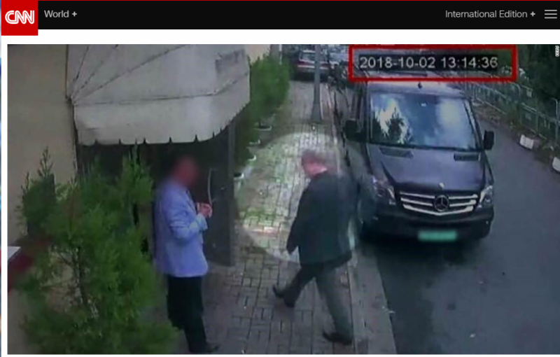 根據監視器畫面顯示，《華盛頓郵報》特約記者哈紹吉（右）10月2日下午1時許進入沙烏地阿拉伯領事館。   圖：翻攝CNN